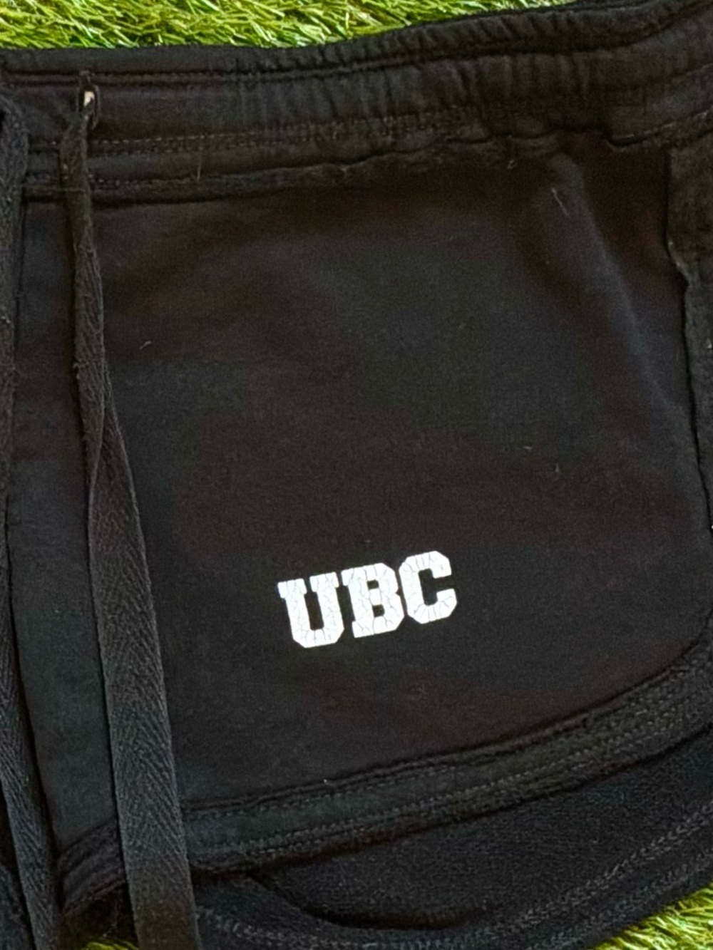 UBC Black Dolphin Sweat Shorts Small - Picture 2 of 2